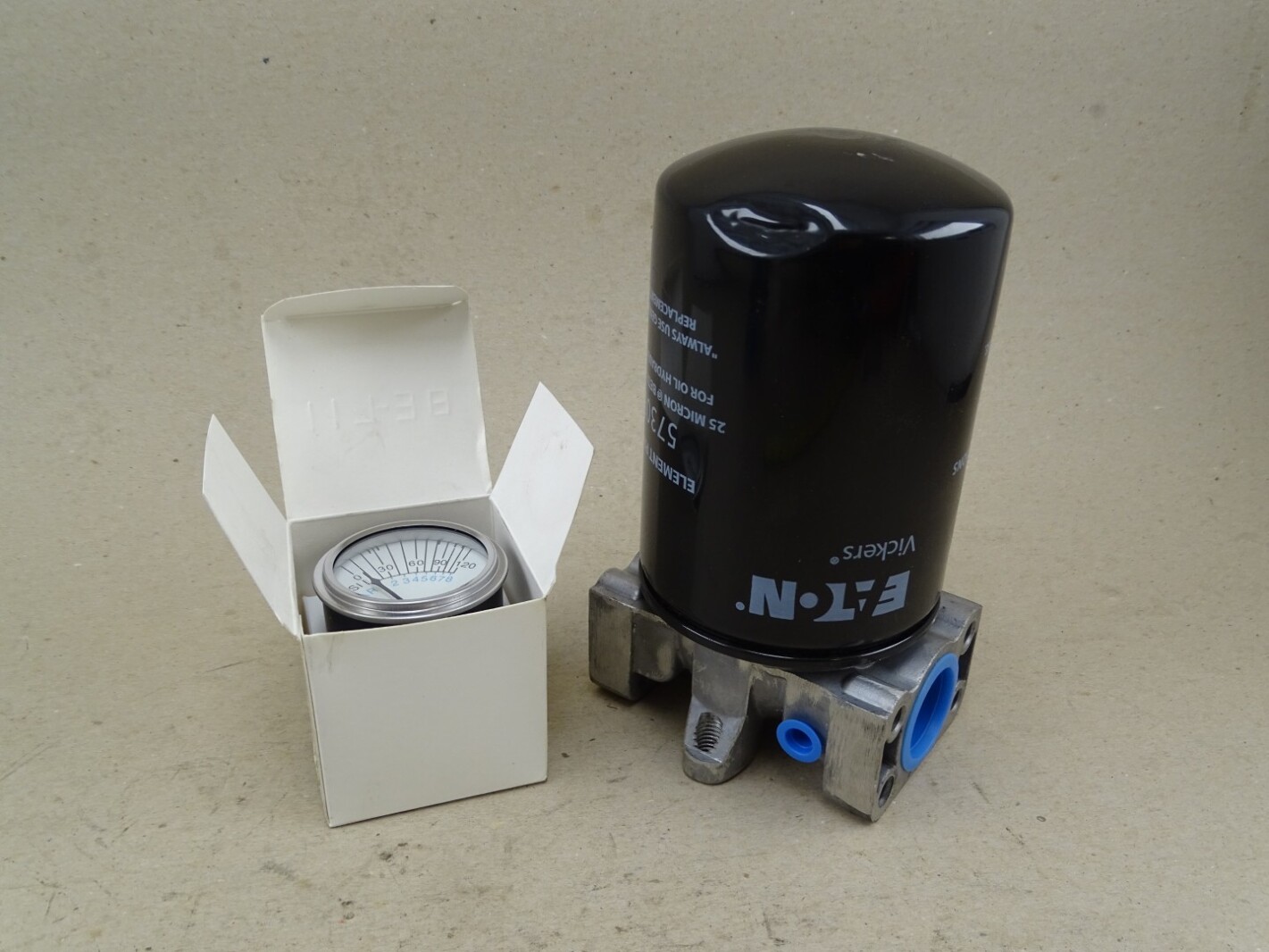 Eaton Vickers Filter Assembly w/ Element 573082 , 736265