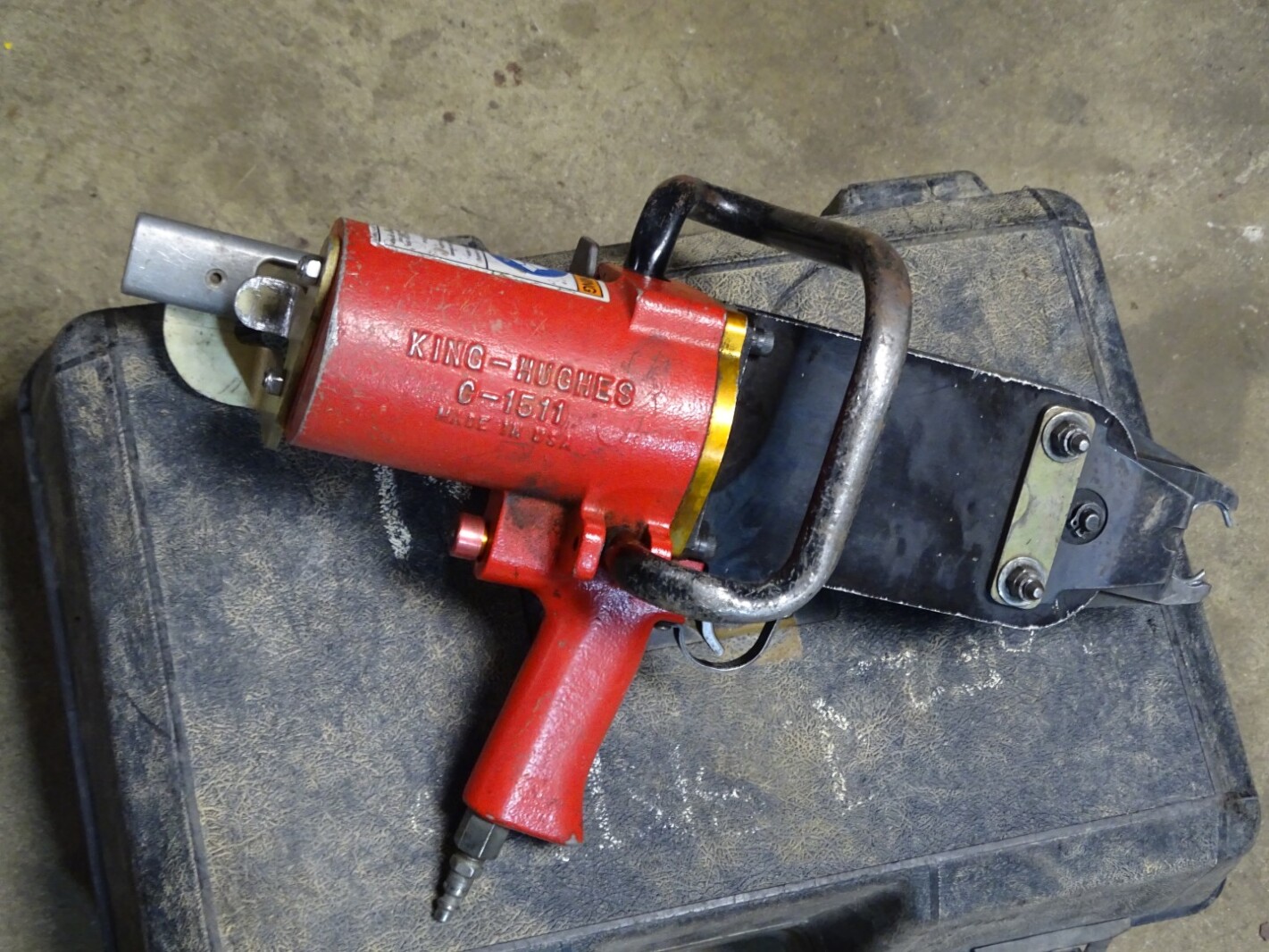 King-Hughes Pneumatic Hog Ring Tool with Case , C-1511