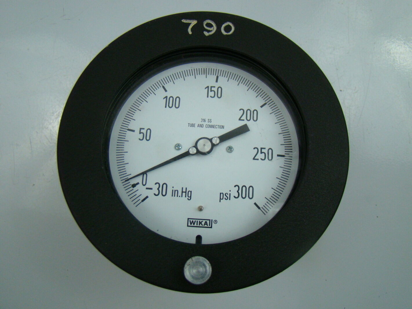 Wika 0300 psi Pressure Gauge 316 Tube & Connection 1/4" NPT Joseph