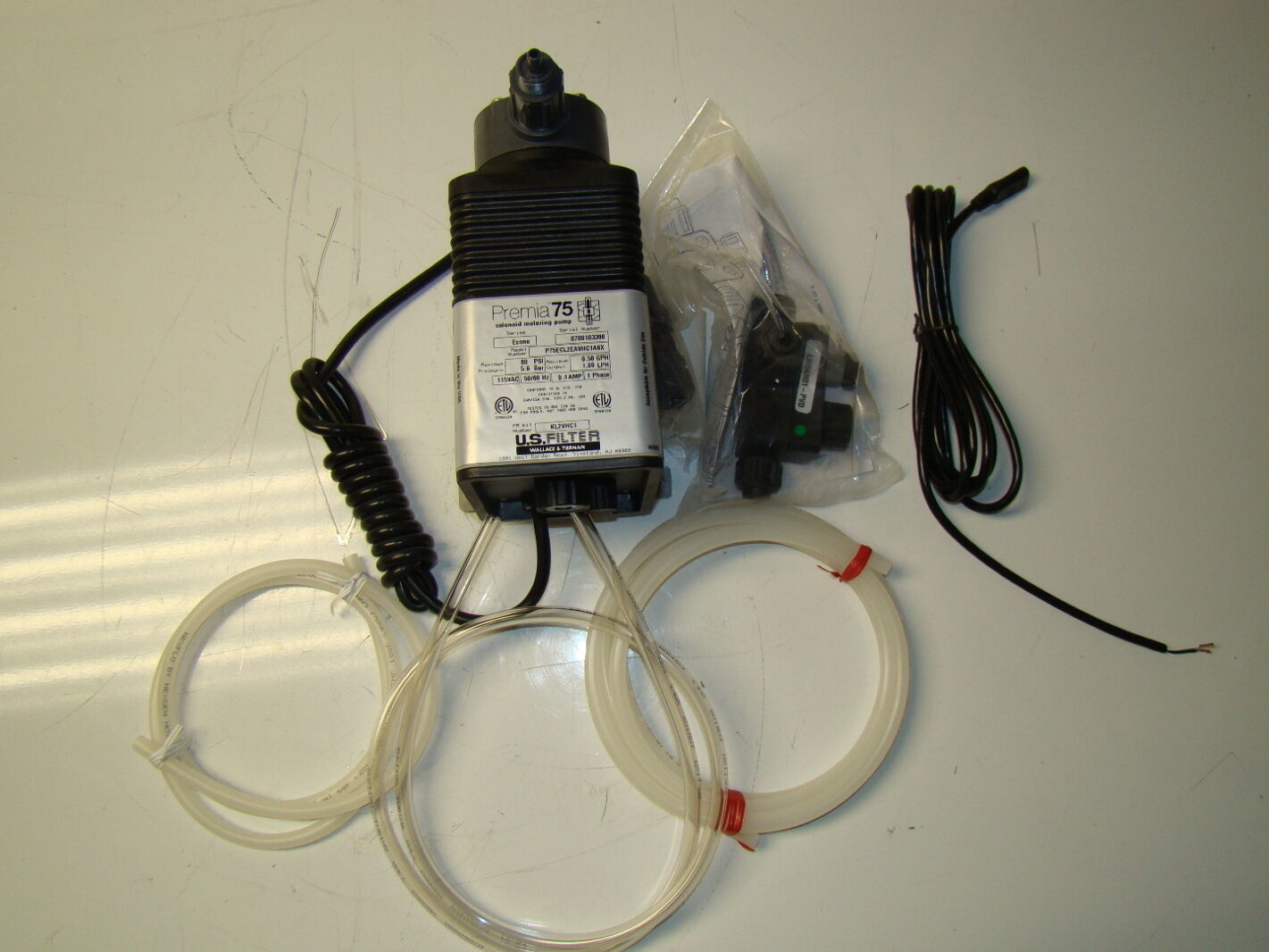 有关以下物品的详细资料: premia 75 solenoid metering pump p75ecl