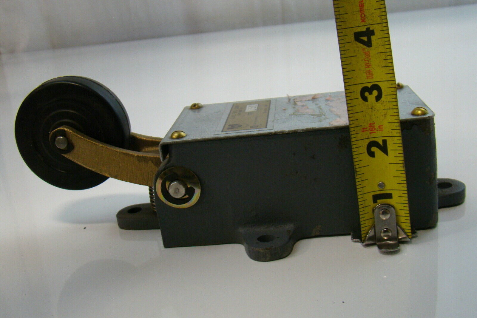 GAL Elevator Devices 230V Limit Switch Type L50 Joseph Fazzio, Incorporated