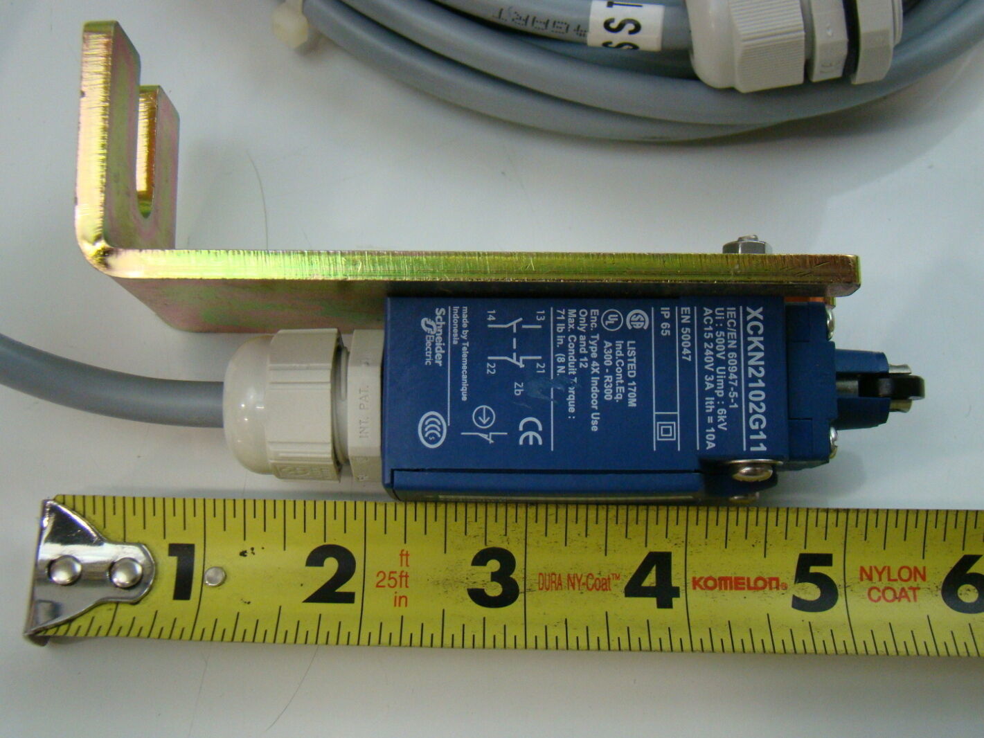 Telemecanique 6KV Limit Switch on Mounting Bracket XCKN2102G11 Joseph