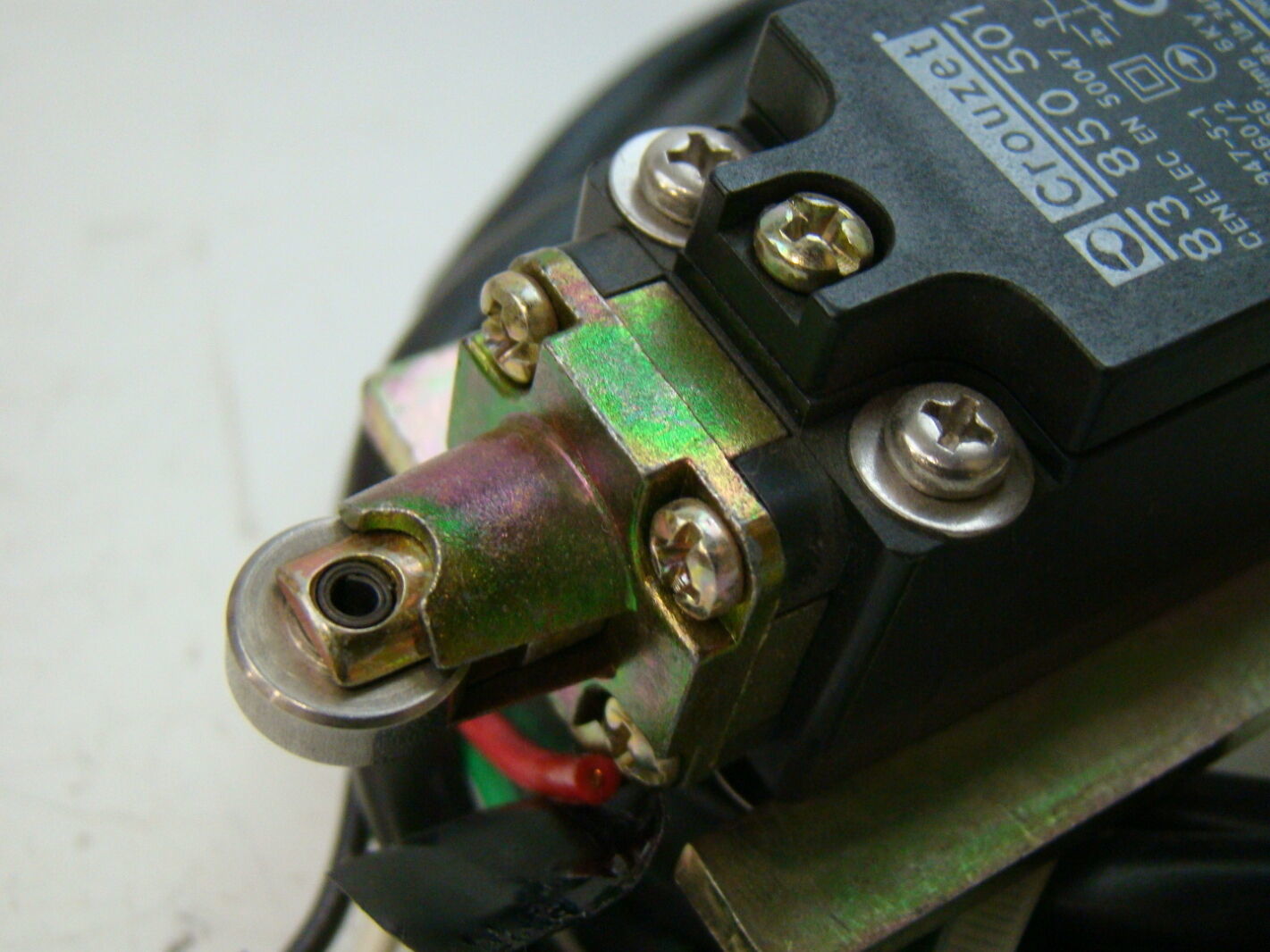 Crouzet 6kv Limit Switch on Mounting Plate 83850501 Joseph Fazzio