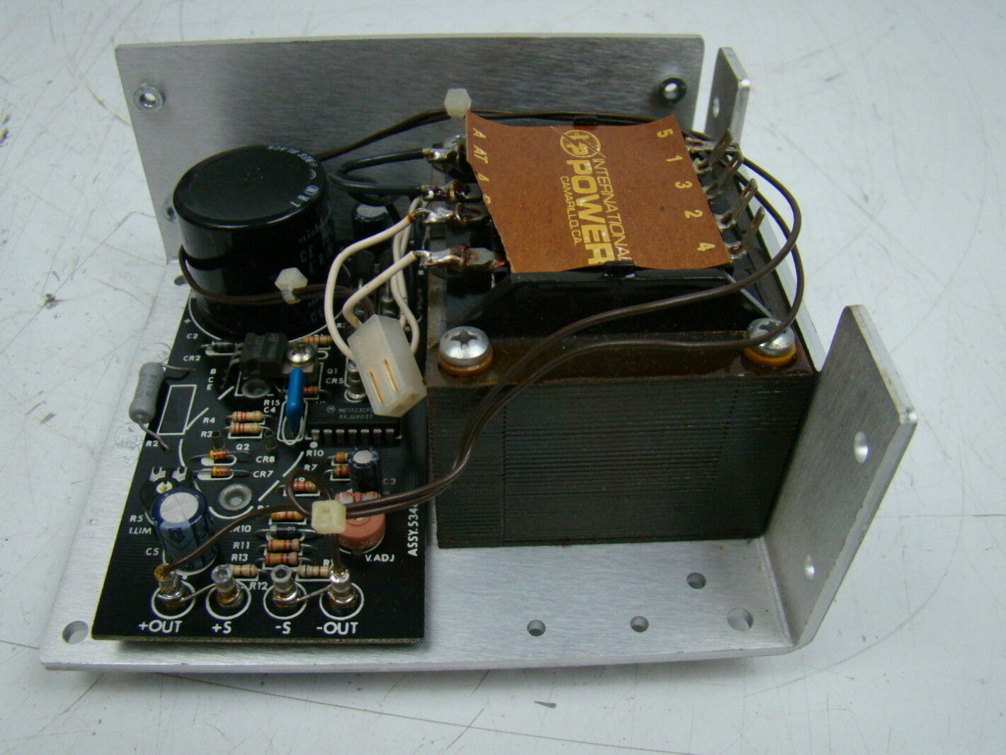 International Power 15 VDC IHC15-3.0