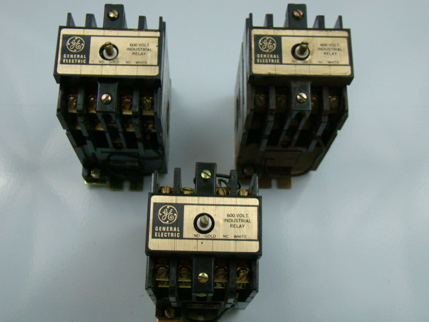 General Electric 600V Relay CR120B D043 Joseph Fazzio, Incorporated