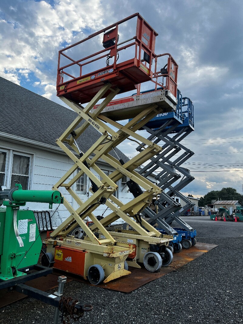 2005 JLG 2030ES Electric Scissor Lift