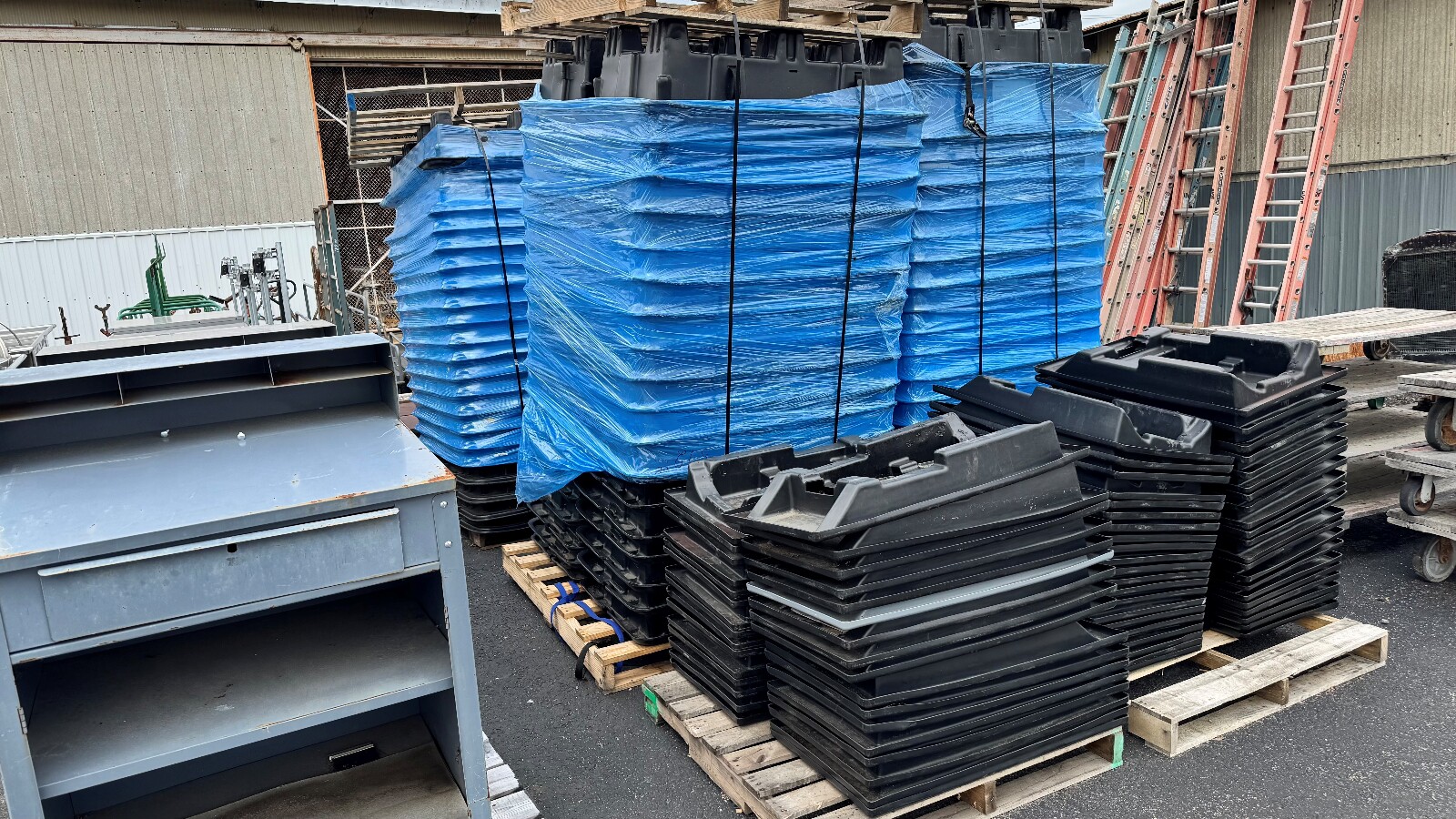 12) Transmission, Engine Transportation Case, Poly Shipping