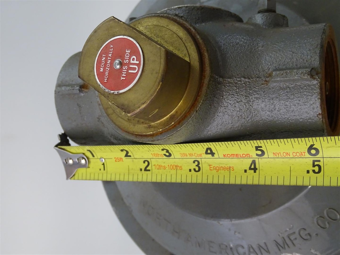 Válvula reguladora de North American MFG Co., 2-5748-B