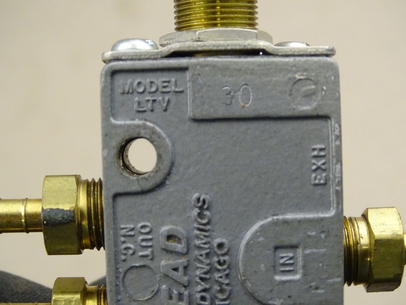 Mead Fluid Dynamics Touch Snap Acting Control Valve Ball Roller , LTV