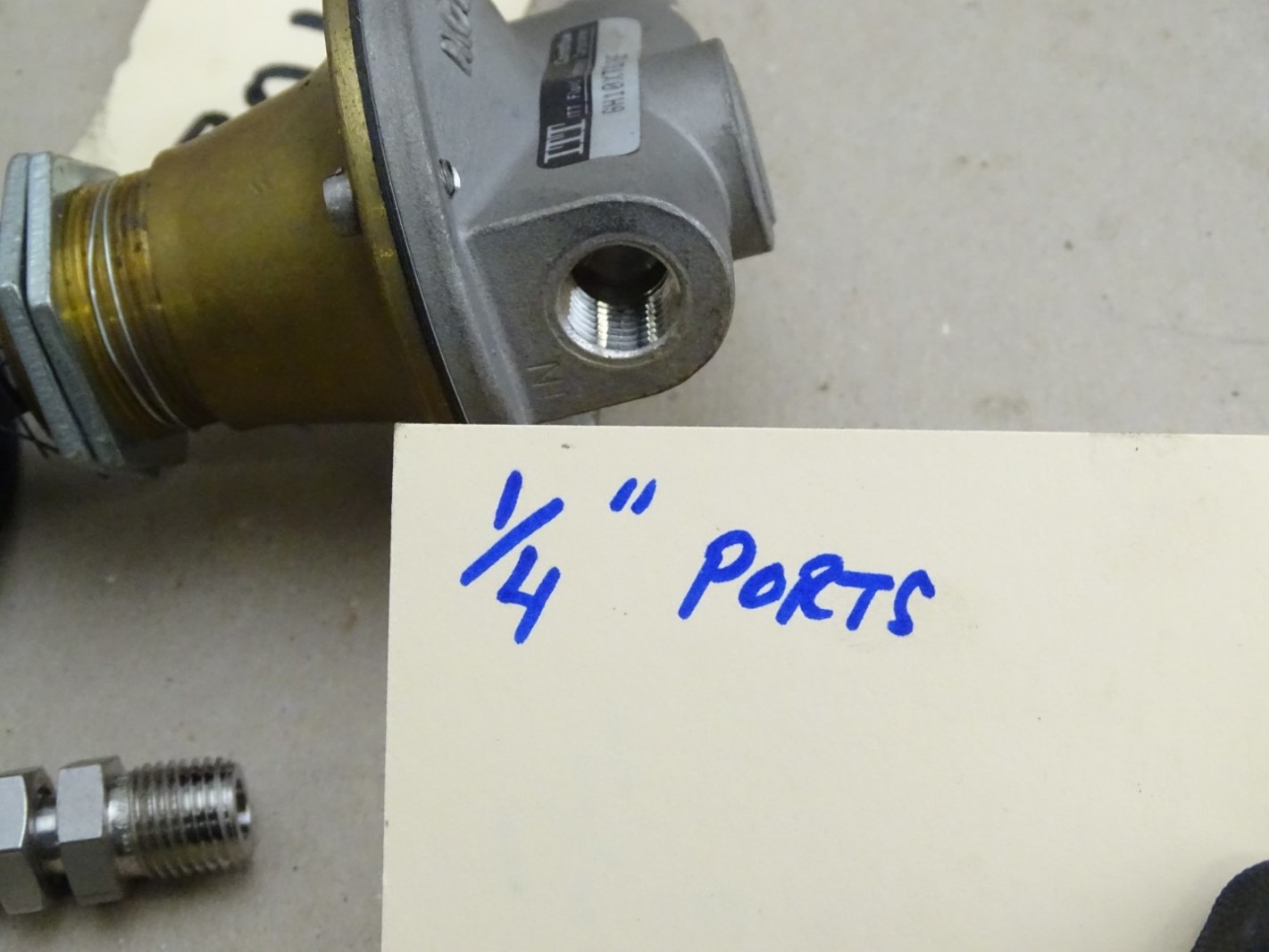 ITT Fluid Technology Corporation Manual Loading Regulator , GH10XT2230E