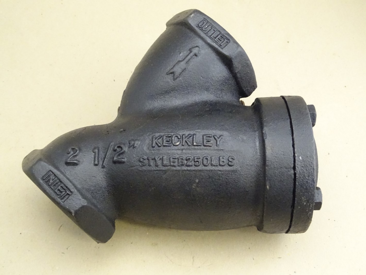 Keckley Strainer 2 1/2" , StyleB Joseph Fazzio, Incorporated