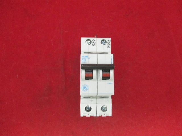 General Electric  Circuit Breaker V76213 13 amps  new