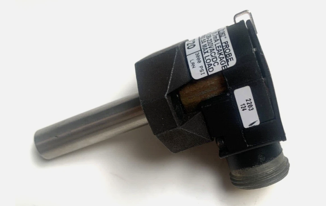 Namco EE230-18720 Cylindicator Proximity Sensor