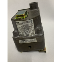 Barksdale DPD1T-A3 Pressure or Vacuum Actuated Switch