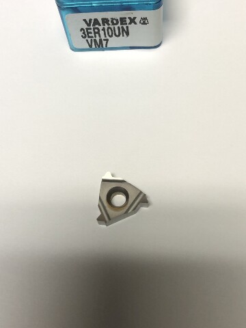 3ER 10UN VM7 LAYDOWN THREADING INSERT