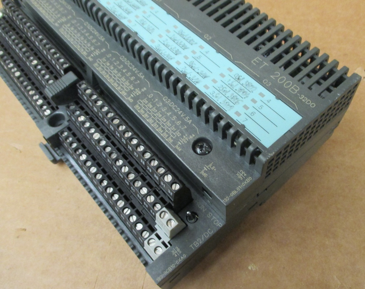 SIEMENS DIGITAL OUTPUT MODULE ET 200B-32DO
