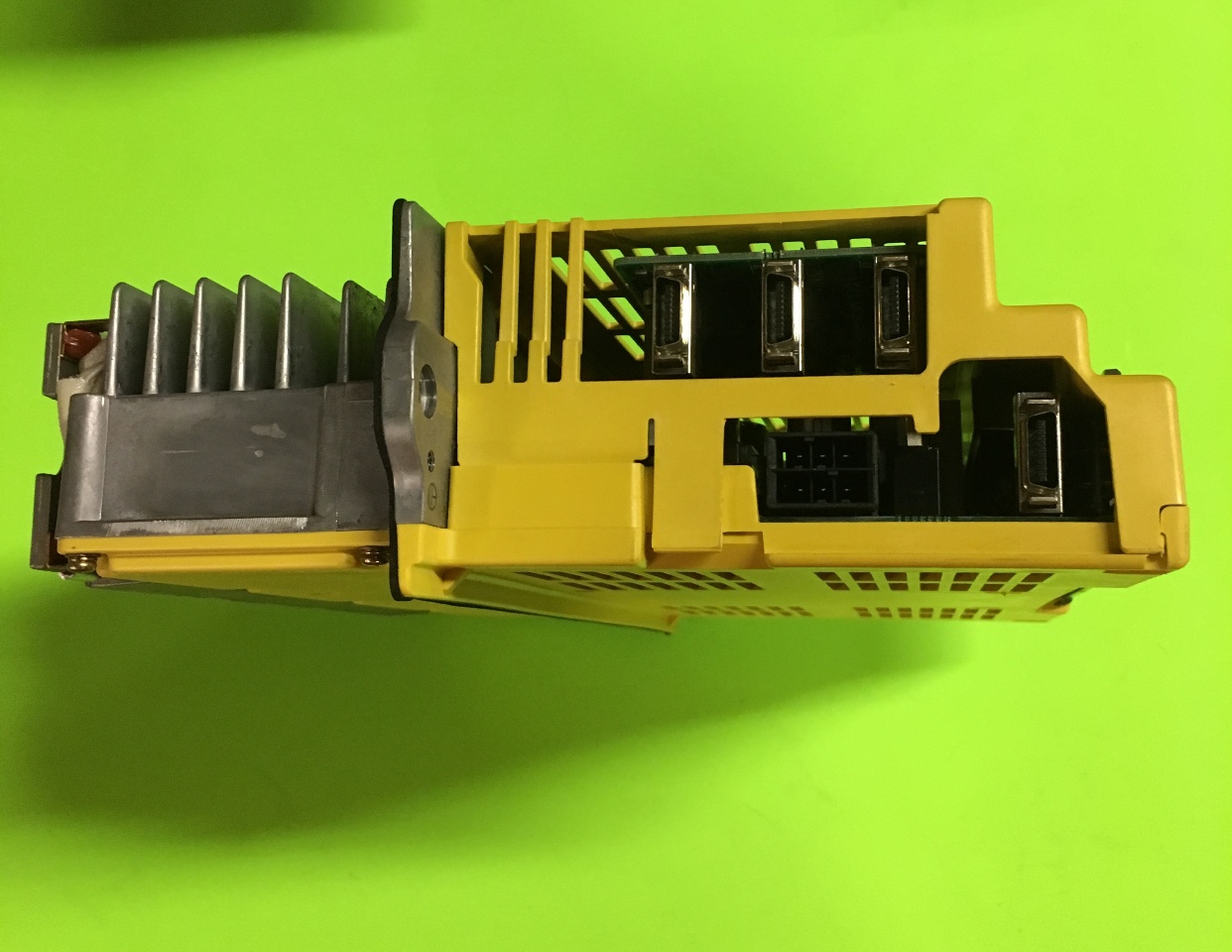 Fanuc A06B-6089-H105 AC Servo Unit Amplifier B-65192 Alpha Series