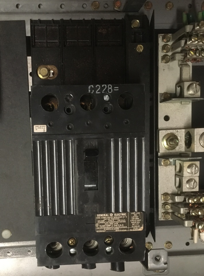 General Electric A Series, Main Circuit Breaker Panel 225A 208Y/120V
