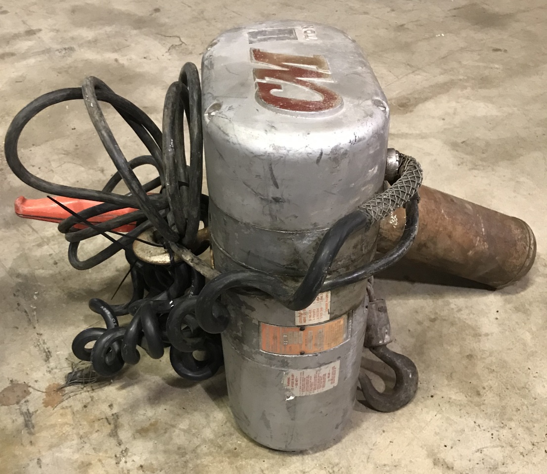 Loadestar CM Hoist, Model LL 1 TON Daves Industrial Surplus LLC