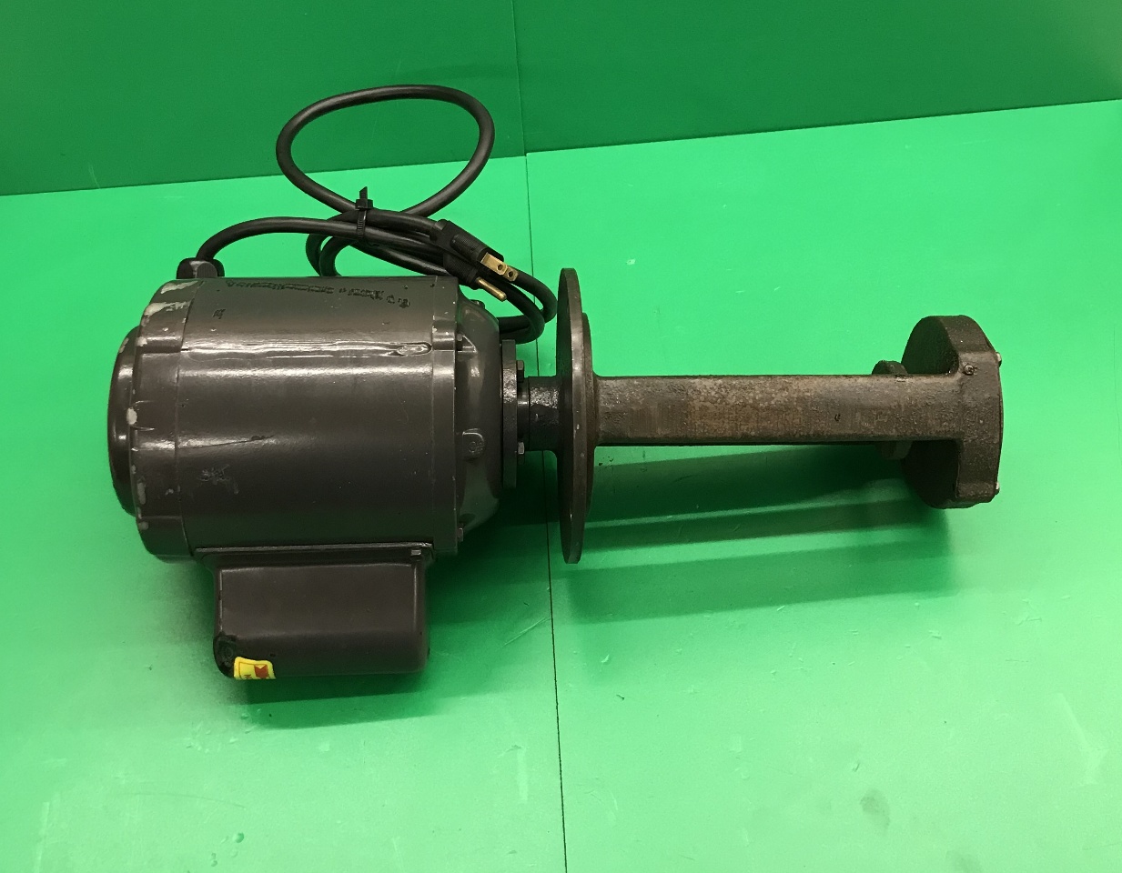 Gusher Pump, Model SP3XLONG, w/ Ruthman Machinery Motor .1 HP, 3450