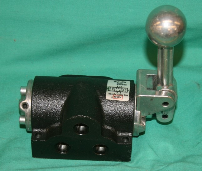 Lever manual air control valve