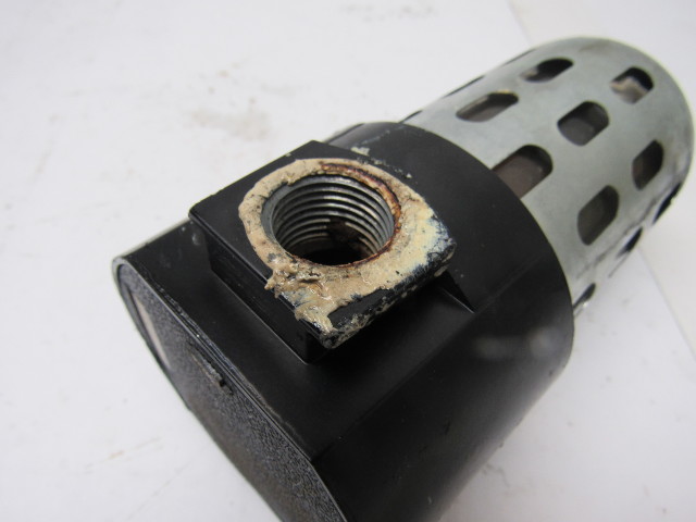 Filtre Pneumatique Wilkerson F26-03-000 - 150 Psi, 3/8 Pouces NPT, Neuf Sous Blister