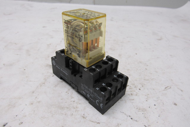 Idec RY4S-UL Ice Cube Relay W/Socket Base 24VDC | Bullseye Industrial Sales