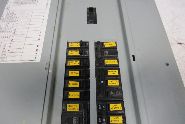 General Electric Load Center Panel Board 125 Amp 220/120V 30 Space
