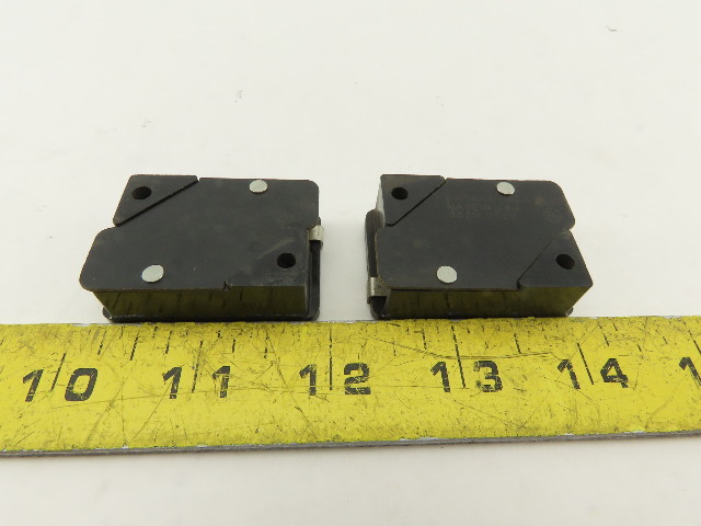 Bryant 4309 660W 250V 2 Pin Florescent Starter Lamp Holder Socket Lot Of 2