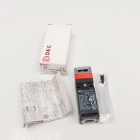 Idec HS5D-11ZRNM 300V Interlock Safety Switch