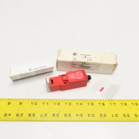 Allen-Bradley 440K-C21091 Guardmaster Cadet 3 Tongue Interlock Safety Switch