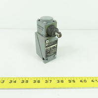 Allen-Bradley 802T-KP Oiltight Limit Switch Roller Plunger Ser J W/ 40146-017-64