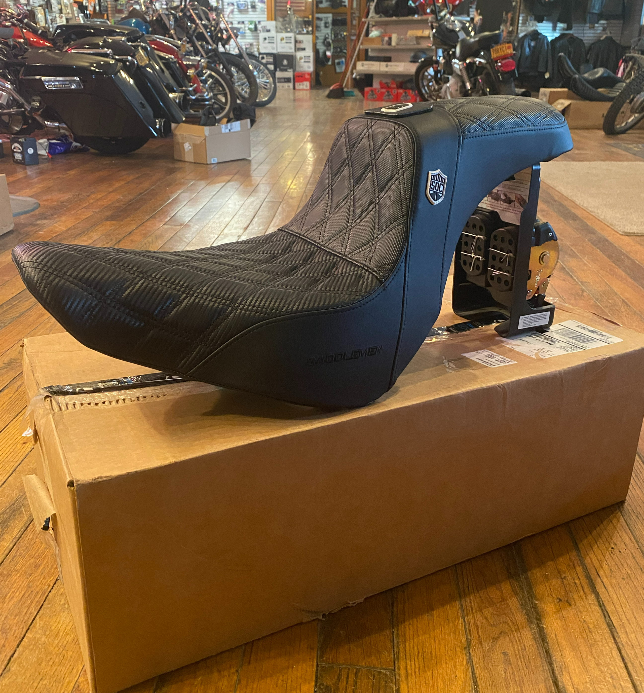 Saddlemen Proシリーズ SDC Saddlemen Pro Series SDC Performance Gripper Seat For Harley