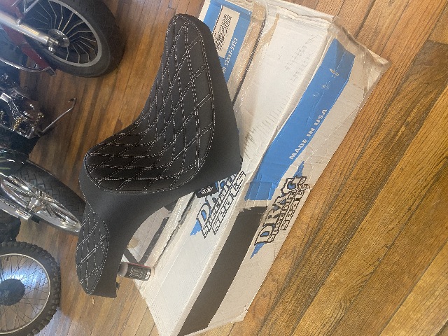 Drag Specialties Predator III  Silver Stitch Seat 2018-2024 Indian Scout Bobber