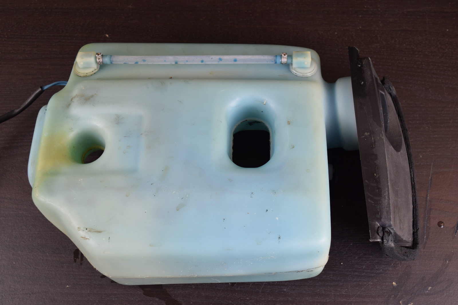 19891997 Mercury & Mariner Oil Tank & Cap 812778A1 812988A1 30 JET 40