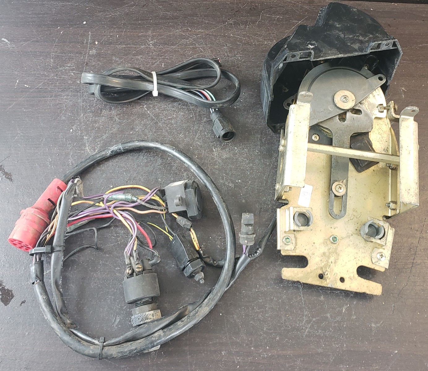 OMC Binnacle Mount Control Box W/ 16' Cables & Key FOR PARTS OR REPAIR