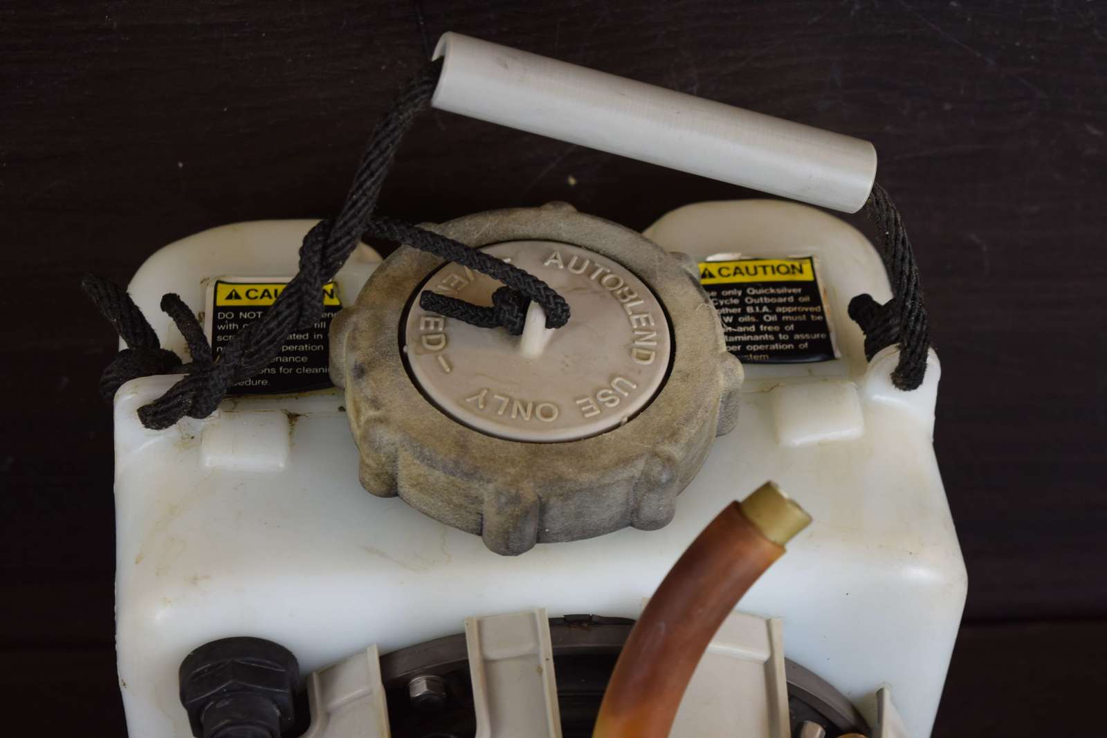 197115 Mercury Mariner Auto Blend Oil Tank & Cover 130194 130194 25