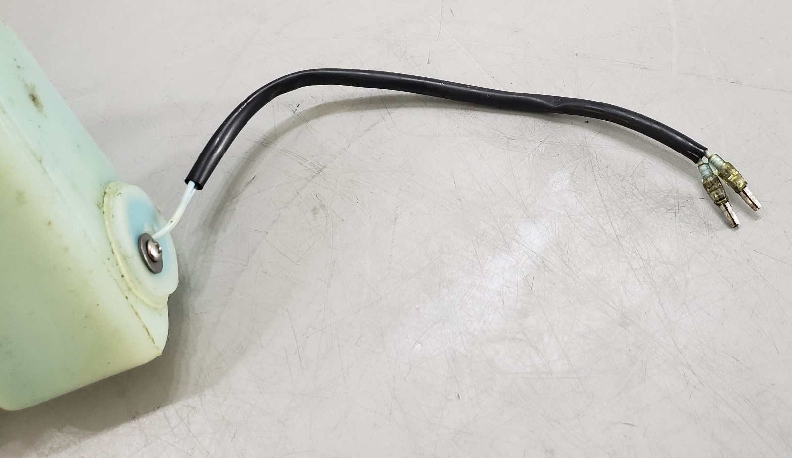 828163A2 Mercury & Mariner 19972010 Oil Tank 30 JET 40 50 HP 3