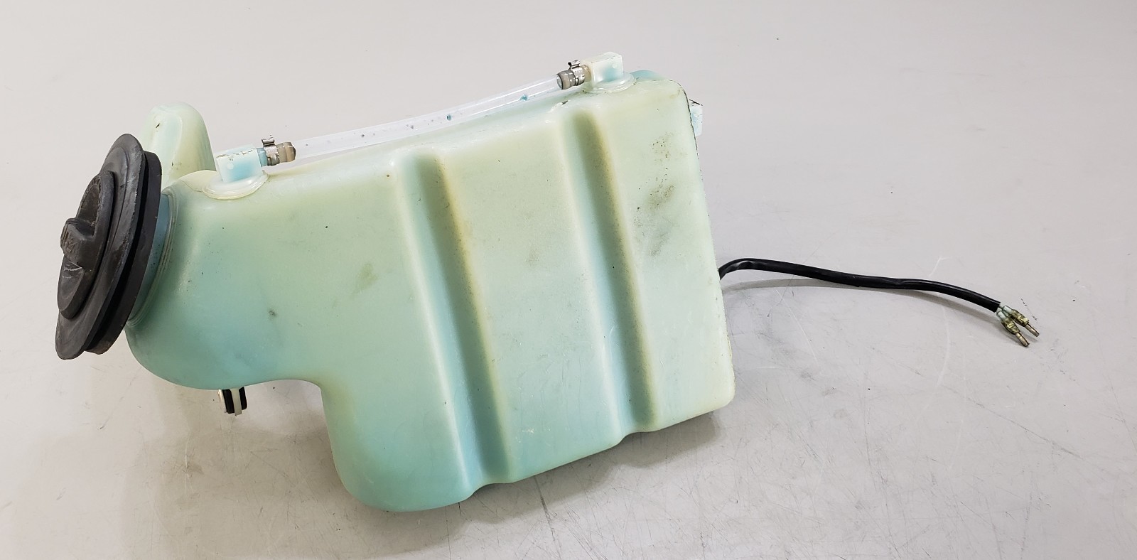 828163A2 Mercury & Mariner 19972010 Oil Tank 30 JET 40 50 HP 3