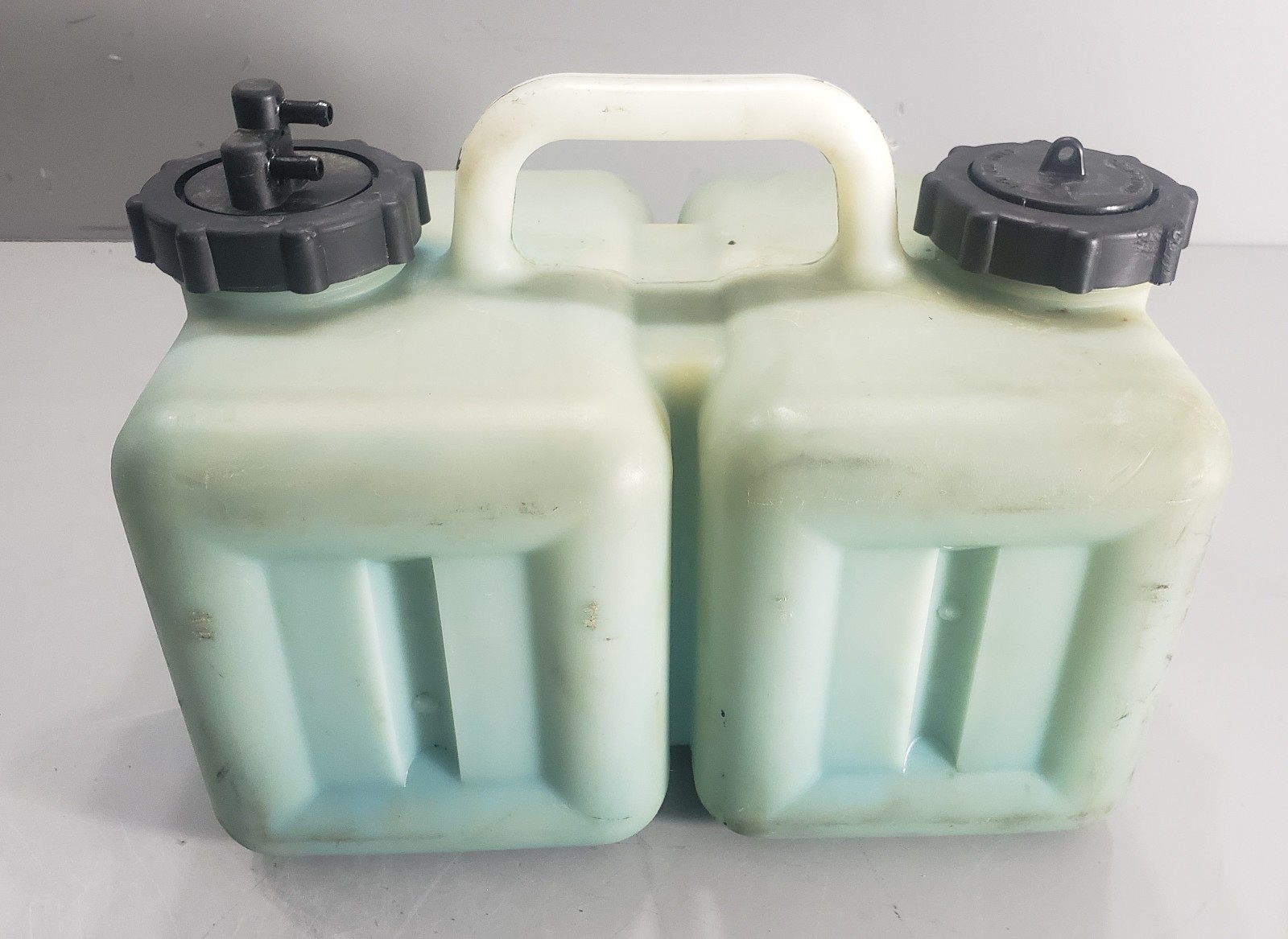 Mercury & Mariner Outboard Oil Tank 3 Gallon W/ Caps Southcentral