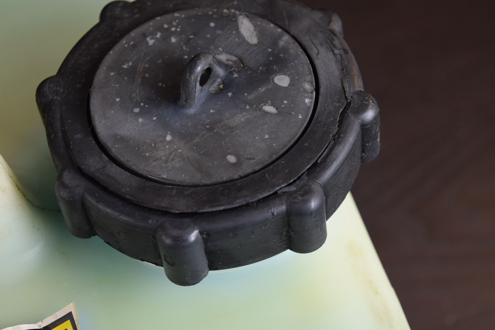 Mercury & Mariner Outboard Oil Tank 3 Gallon W/ Caps Southcentral