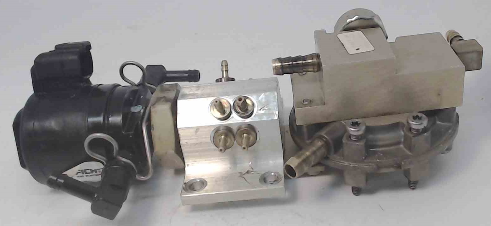 5000381 439726 Johnson Evinrude 199798 Oil Pump & Injector Assembly