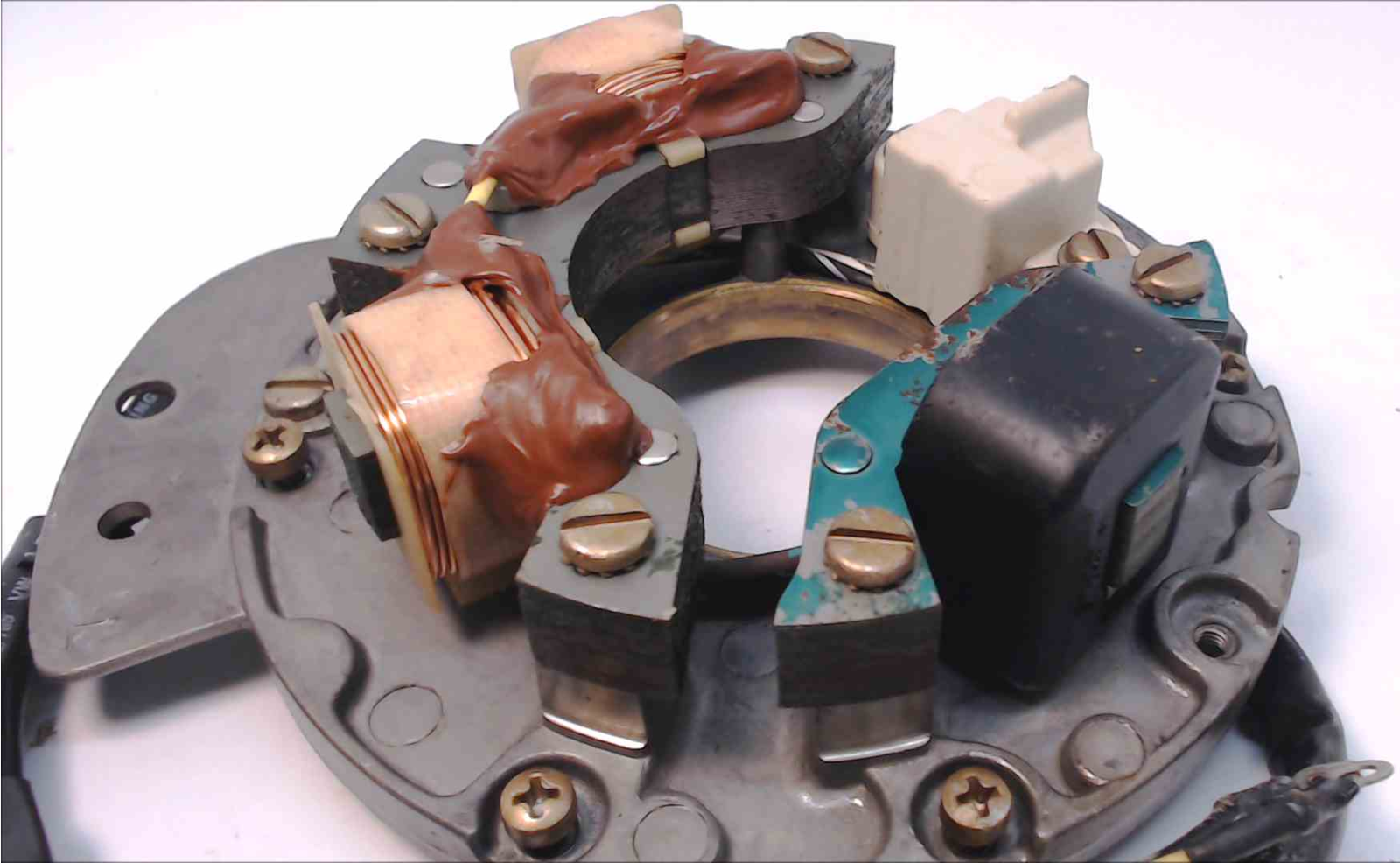 582519 C 583007 Johnson Evinrude 1985 Ignition Plate 9.9 15 20 + HP 1