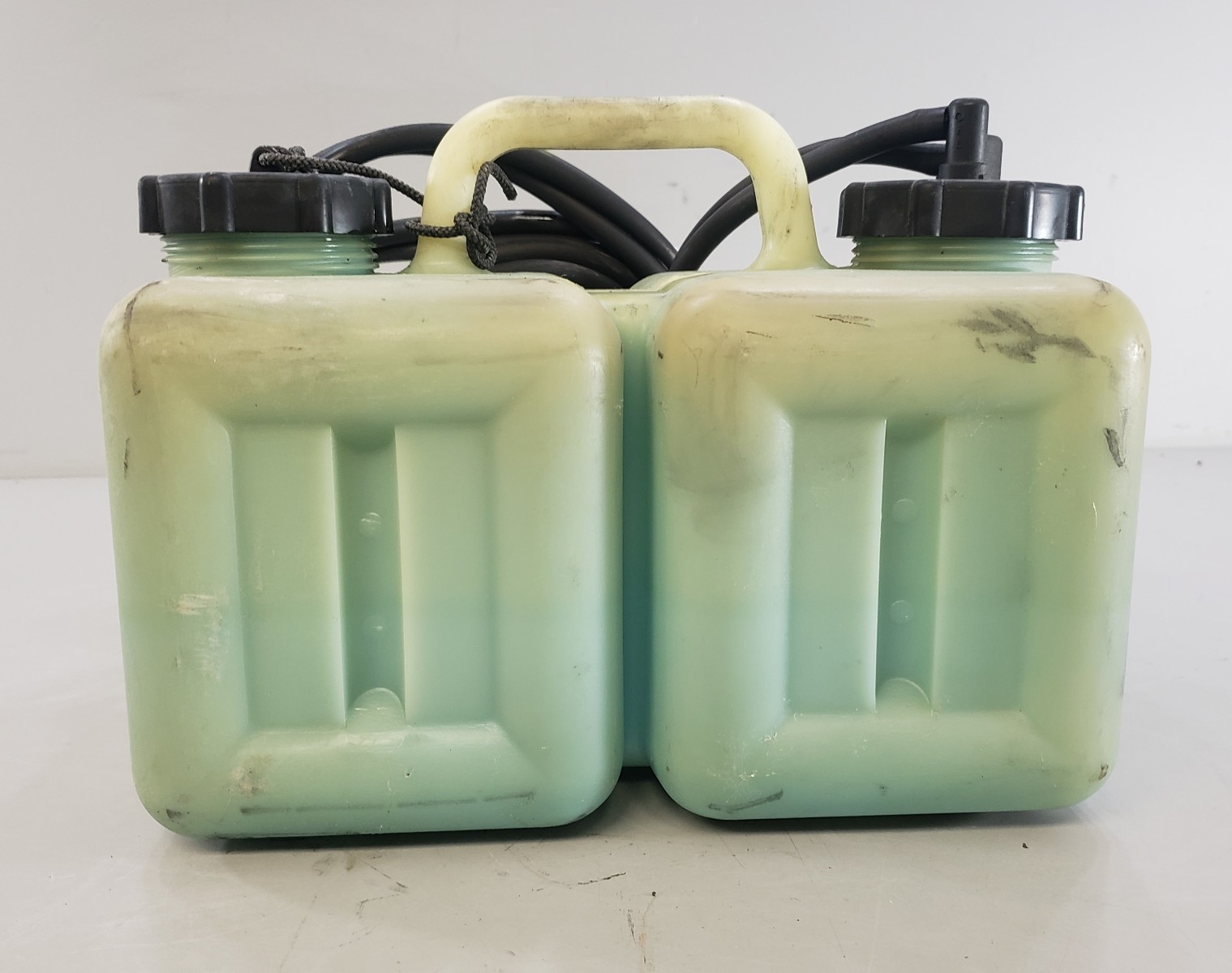 Mercury & Mariner Outboard Oil Tank 3 Gallon W/ Caps & Hoses