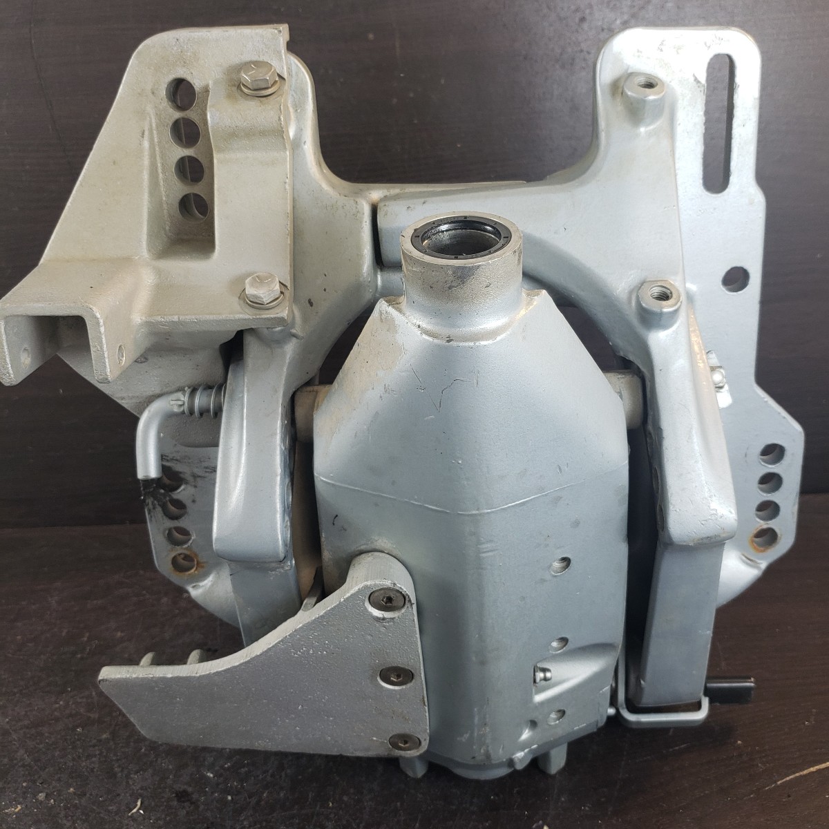 326195 319932 Johnson Evinrude 198192 Swivel & Transom Bracket 35 40