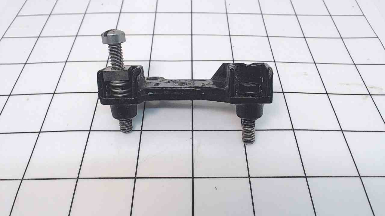 316664 Johnson Evinrude Idle Adjustment Bracket W/ Screws