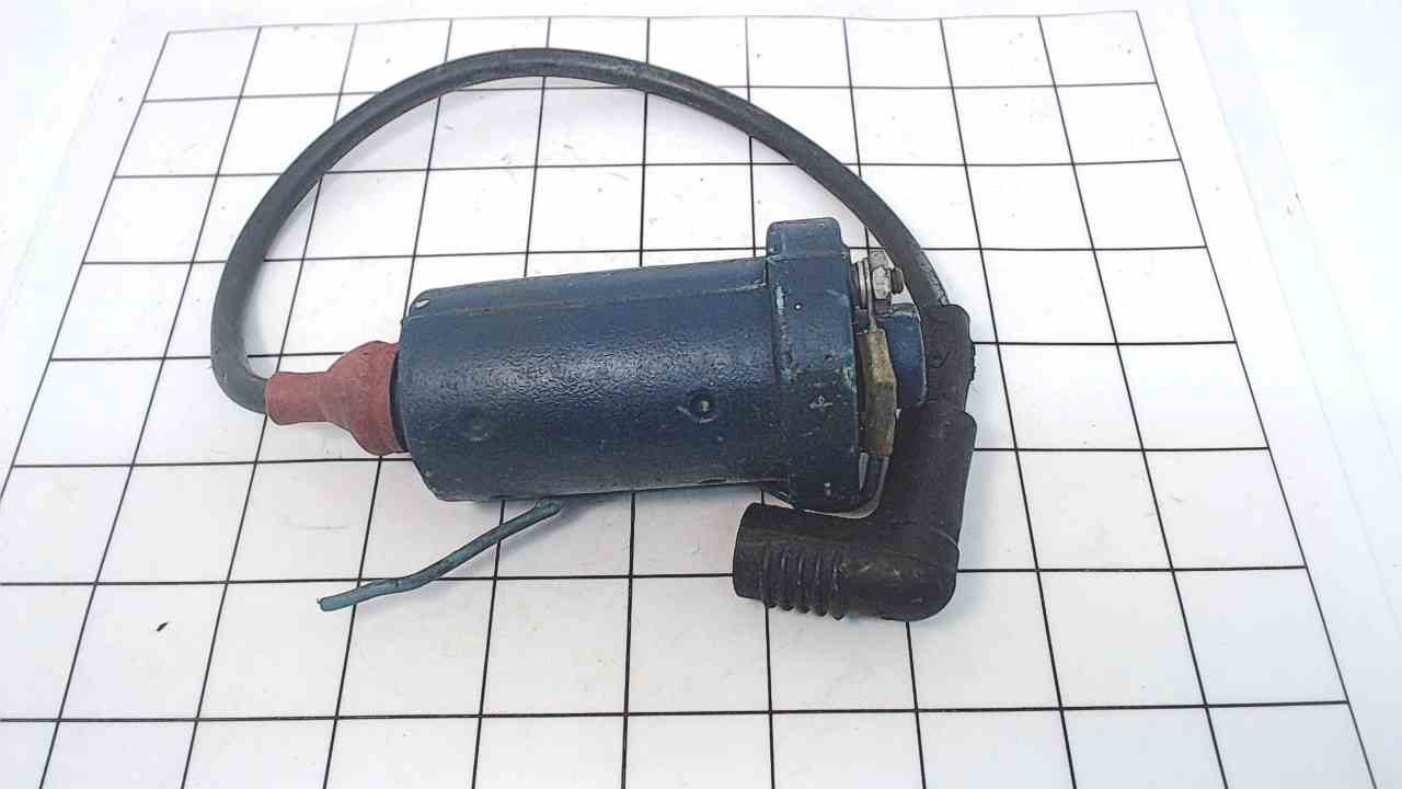 818076A2 Chrysler 19741977 Ignition Coil Assembly 25 35 45 55 HP