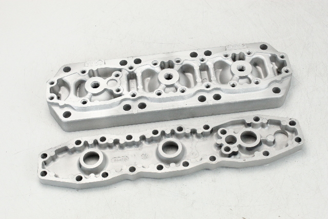 Mercury 1978 - 1983 1984 1985 1986 1987 1988 Cylinder Head Cover 135 150 HP