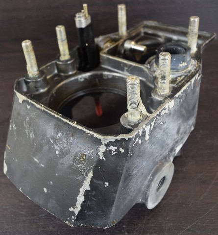 983938 C# 911660 OMC 1986-1987 Pivot Housing 2.3 2.5 3.0 4.3 5.0 5.7 7.5 L