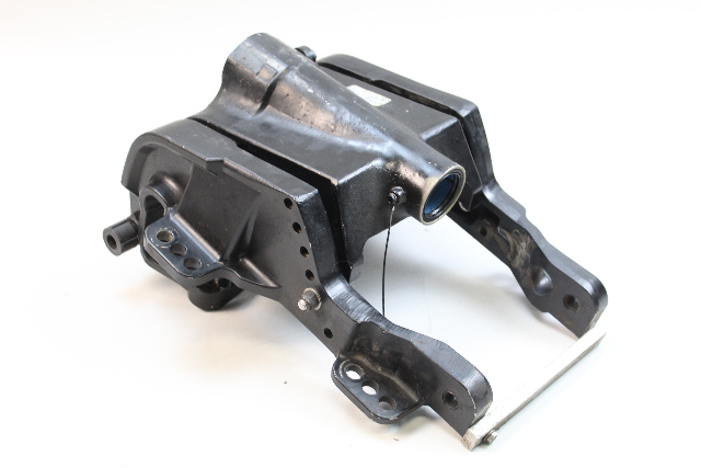 821772T8 Mercury Mariner 1994-2004 Swivel Bracket Assembly 25 30 40 50 HP